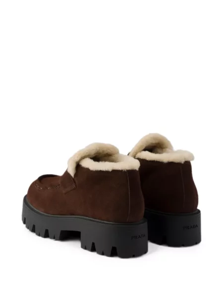 Pantofi loafer Prada din piele de căprioară maro