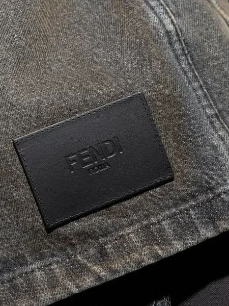Яке Fendi сиво