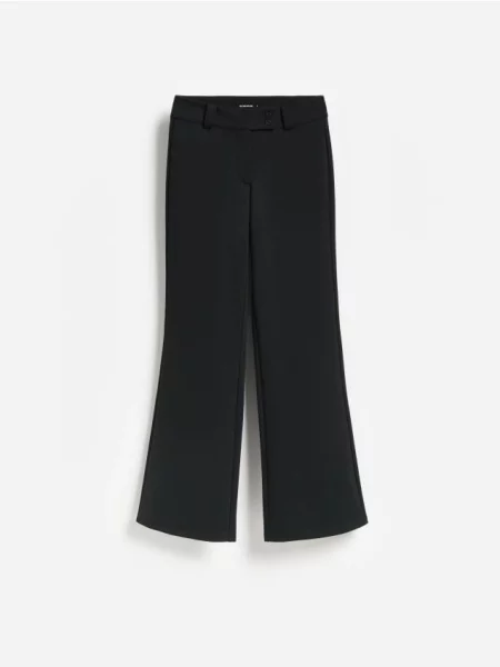 Reserved Pantaloni evazați cu negru