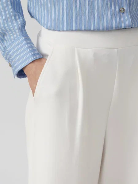 Spodnie typu culottes z elastycznym paskiem w talii białe