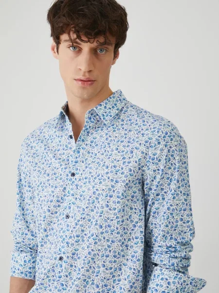 Риза Medicine мъжка с кройка по тялото с класическа яка синьо