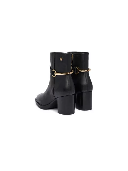 Polokozačky Tommy Hilfiger TH Stud Heel Riding Ankle Boot černá