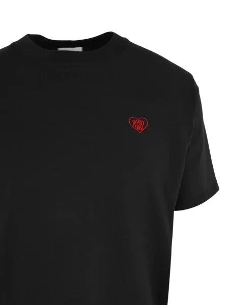 Tričko Family First s výšivkou s kulatým výstřihem černé