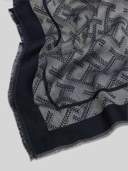 Szal z modalu z nadrukiem z logo na całej powierzchni Tommy Hilfiger granatowa