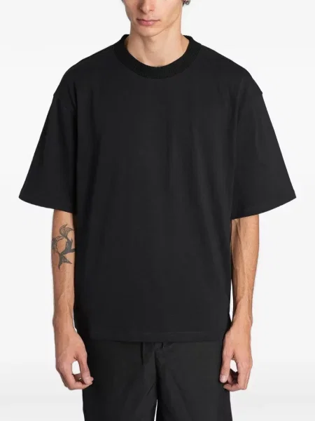 Tricou Peacemaker Oamc cu decolteu rotund negru