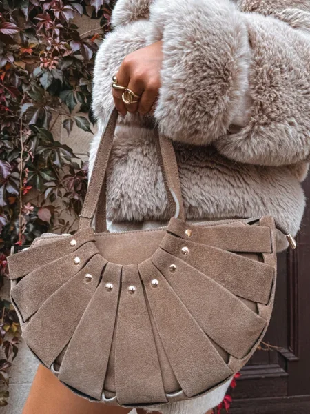 Велурена чанта Boto бежово