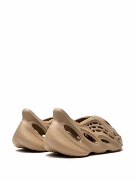 Tenisky Adidas hnědé