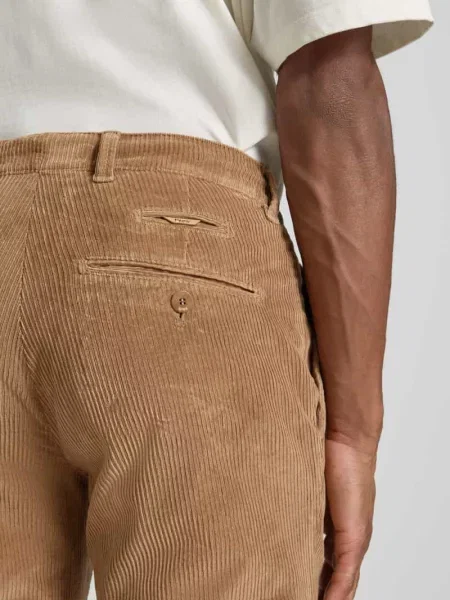 Spodnie sztruksowe o kroju slim fit z z tyłu model ‘Fabio’ Brax beżowe