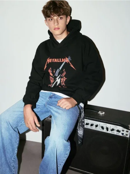 Reserved Mikina s motívom Metallica čierna