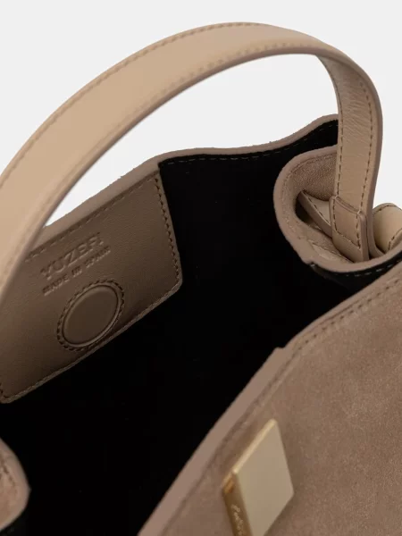 Yuzefi чанта crossbody дамска от велур GYOZA MINI бежово