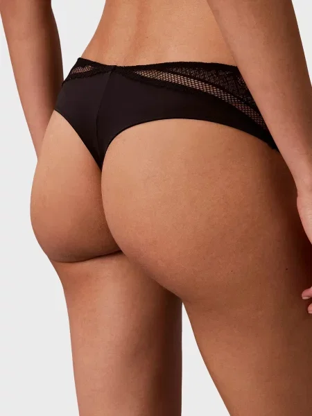 Стринги Calvin Klein черные