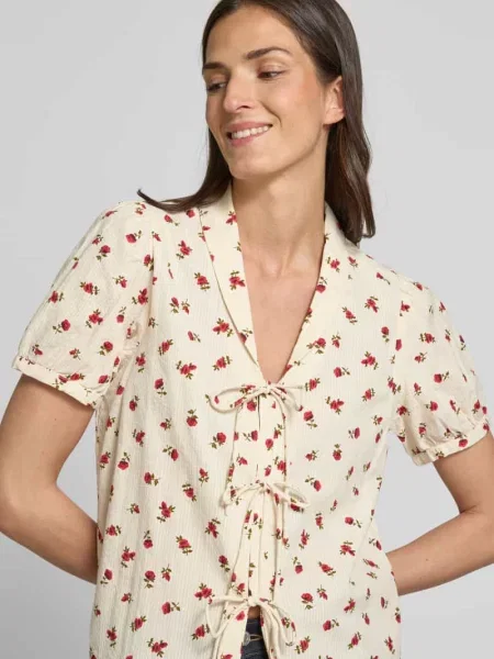 Bluzka o kroju regular fit z wiązaniem model ‘ROSEY’ Ichi biała