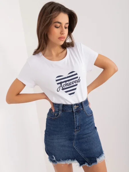 Koszulka Fashionhunters z nadrukiem w serca biała