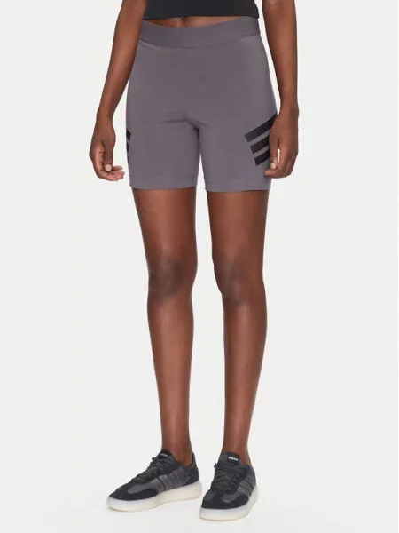 Смугасті спортивні шорти Adidas сірі