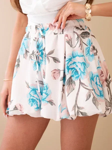 Cu centură pantaloni scurți Kesi Włoski alb