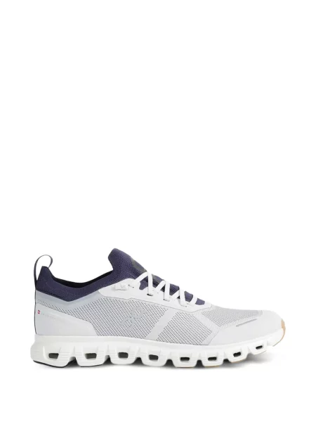 Sneakers On λευκό