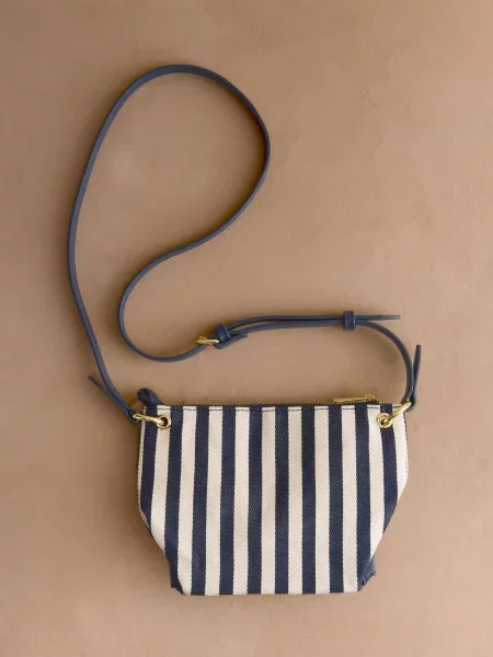 Cath Kidston Taška cez rameno Paddington svetlobéžová / tmavomodrá / čierna biela
