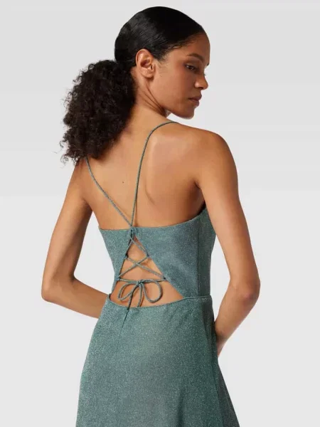 Sukienka wieczorowa z efektowną przędzą Luxuar Fashion zielona
