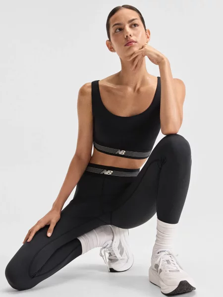 Спортивный топ New Balance черный
