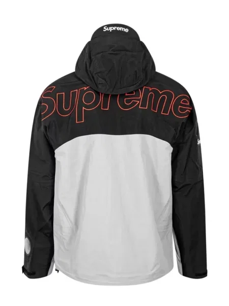 Striukė Supreme juoda