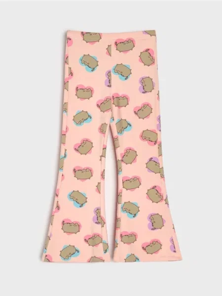 Sinsay Vzorované kalhoty flare Pusheen The Cat pastelová růžová