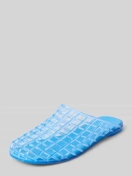 Chodaki w półprzezroczystym designie Bianco