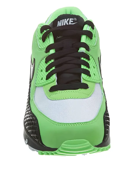 Sneakerși Nike Vomero cu șireturi din dantelă cu model piele de șarpe negru