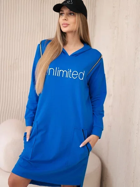 Sukienka Kesi z napisami garniturowa niebieska