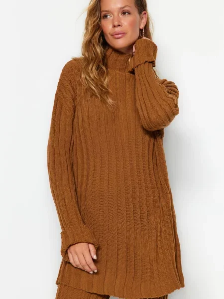 Top Trendyol de catifea cord maro