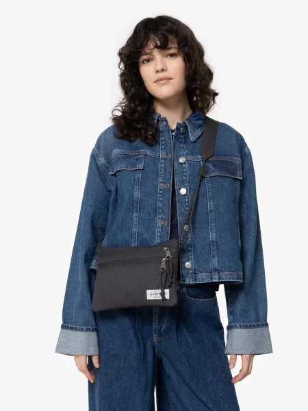 EASTPAK Geantă de umăr Crostin' negru