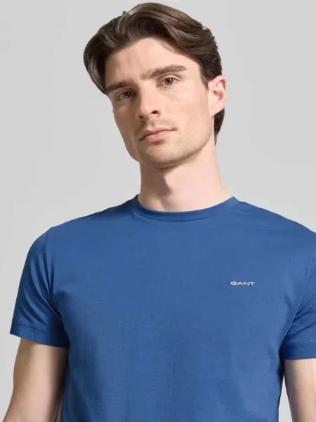 T-shirt z detalem z logo Gant niebieska