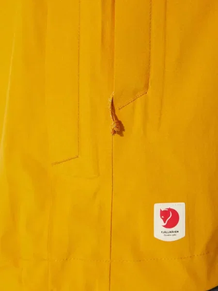 Geacă Fjallraven cu glugă galben