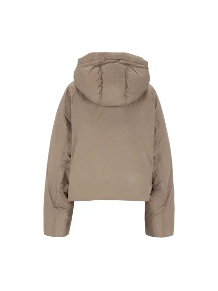 Krótka kurtka puchowa Maison Kitsune z kapturem beżowa