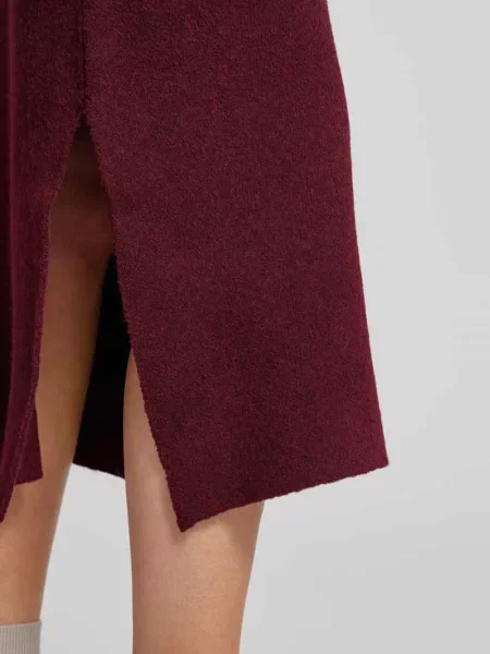 Spódnica midi z dzianiny z rozcięciem model ‘WHITNEY’ Vero Moda bordowa