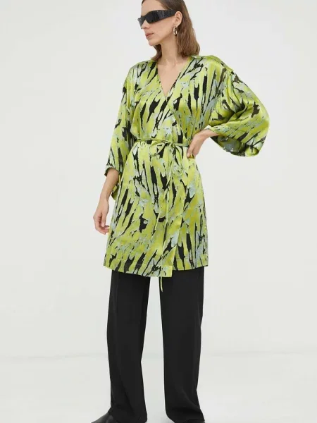 Gestuz sukienka z domieszką jedwabiu Anna mini rozkloszowana zielona