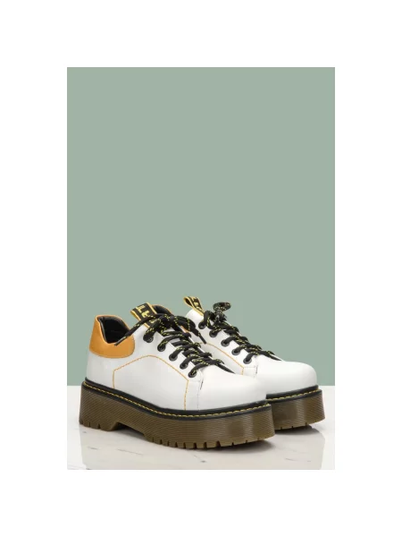 Полуботинки Estro белые