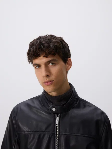 Кожаная куртка Reserved с воротником стойка черная
