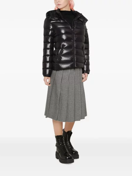 Scurt geacă cu puf Moncler Bady cu glugă negru