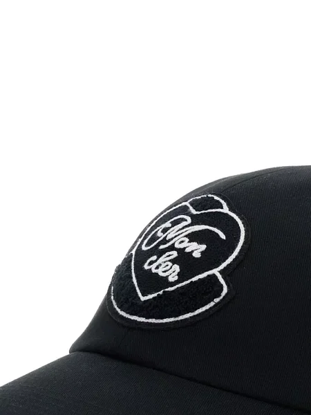 Șapcă Moncler cu motiv cu inimi negru