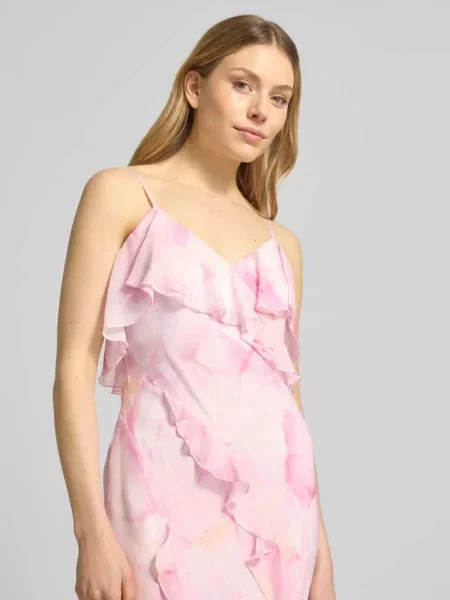 Długa sukienka o kroju slim fit z obszyciem falbanami Jake*s Cocktail różowa