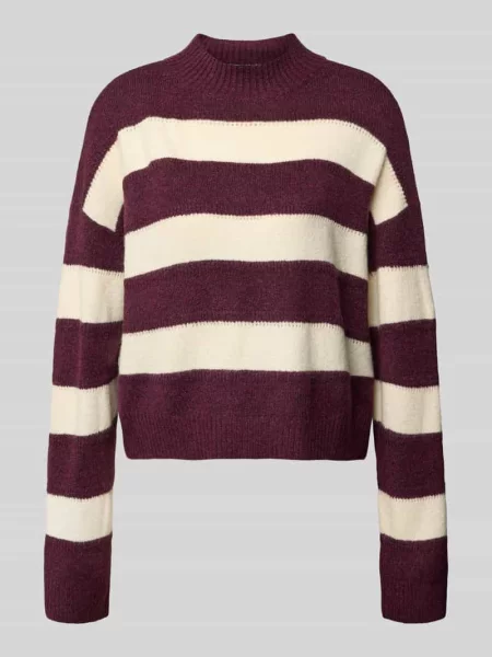 Sweter o kroju regular fit ze wzorem na całej powierzchni model ‘NEZ’ Vero Moda