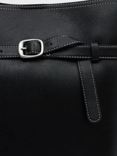 Сумка Calvin Klein с пряжкой черная