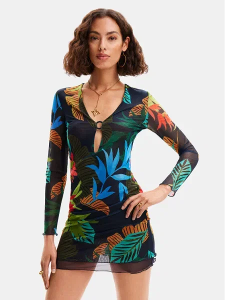 Рокля Desigual FUNNY къса с кройка по тялото