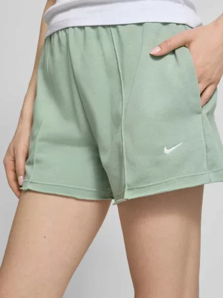 Szorty o kroju regular fit z tunelem Nike