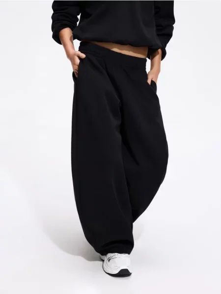 Reserved Pantaloni sport cu conținut ridicat de negru