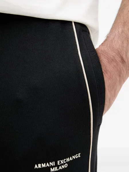 Τρέξιμο παντελόνι Armani Exchange με σχέδιο μαύρο
