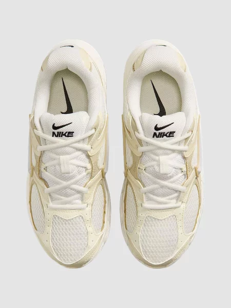 Кожаные повседневные кроссовки Nike бежевые