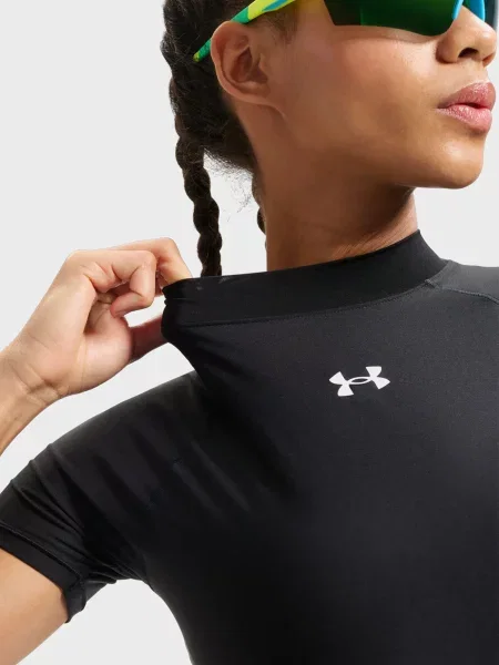 Топ Under Armour черный