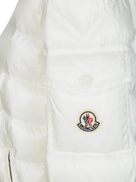 Bunda Moncler s kapucí bílá