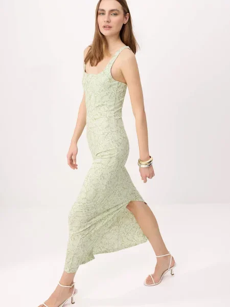 Trendyol Rochie verde pastel / murdar alb